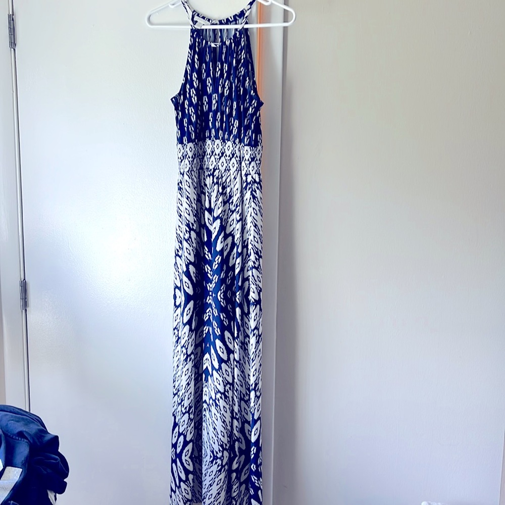 Doesn’t fit me in the chest but beautiful dress!